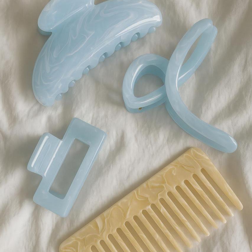 Plastic comb and personal care meter