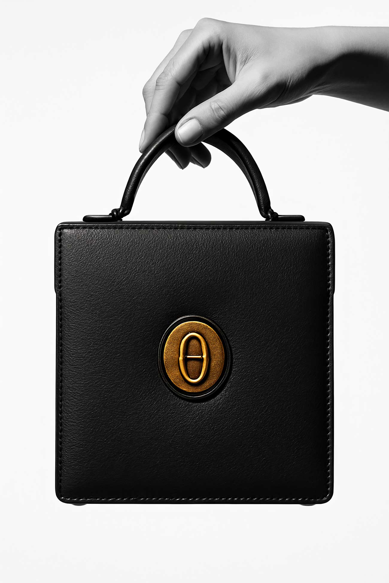 Fashion model with leather shoulder bag