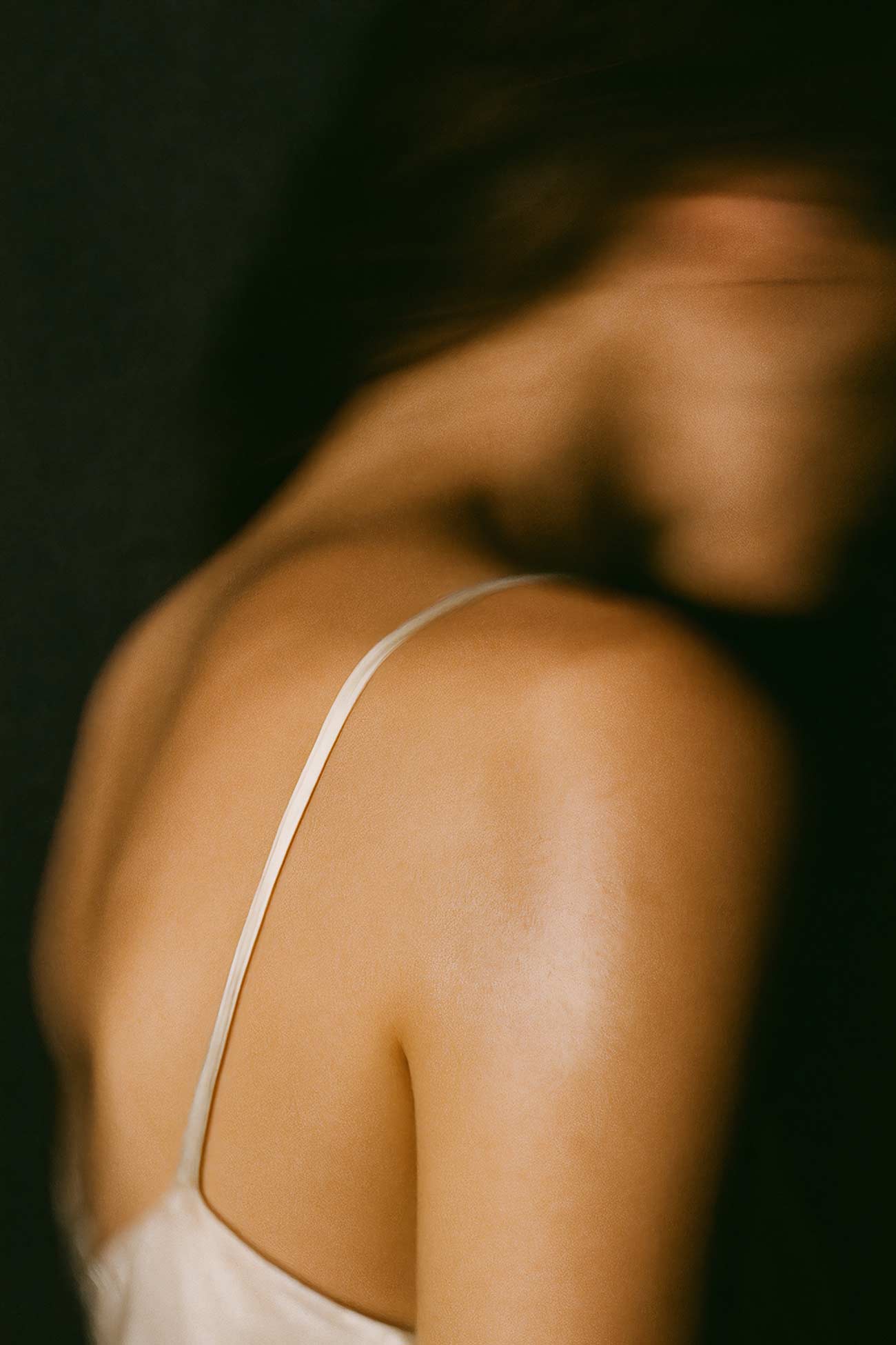 Girl\'s shoulder and neck close-up
